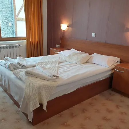 Granat Gondola Next To Lift Lägenhet