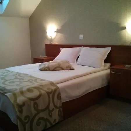 Granat Gondola Next To Lift Банско