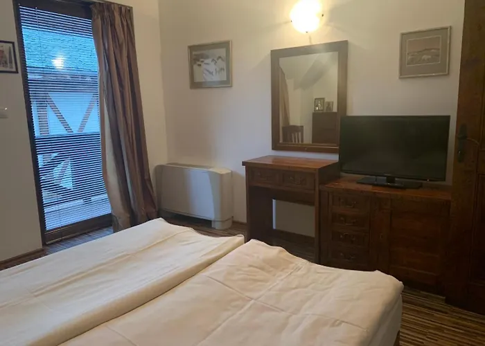 Granat Gondola Next To Lift *