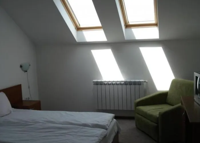 Granat Gondola Next To Lift * Banszko