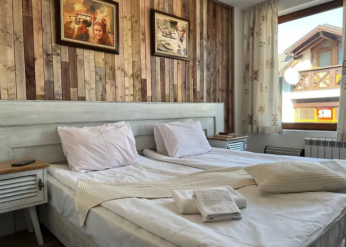 Granat Gondola Next To Lift * Banszko